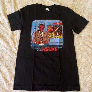 Steven Rhodes Devil News Unisex Medium tee